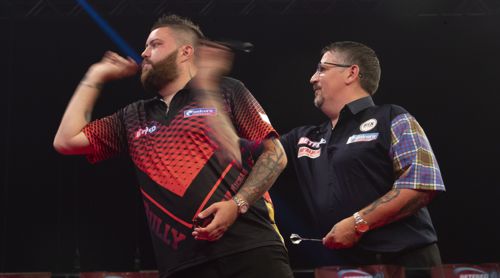 Darts-Wurf-Technik im Vergleich