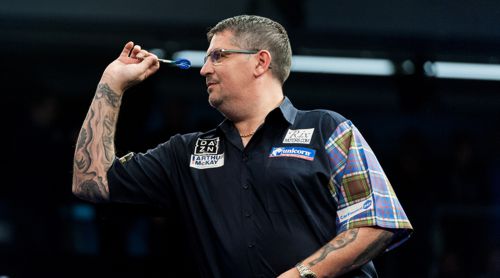 Gary Anderson mit perfekter Darts Technik in Düsseldorf