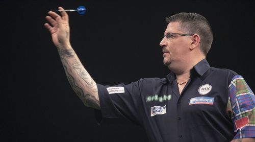 Gary Anderson mit perfekter Darts-Technik