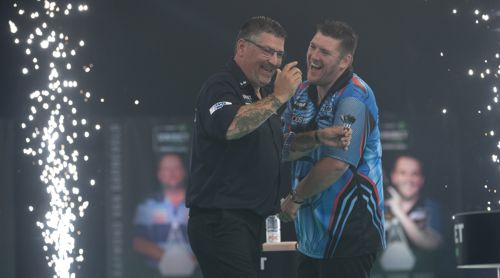 Gary Anderson und Daryl Gurney mit Spaß am Darts