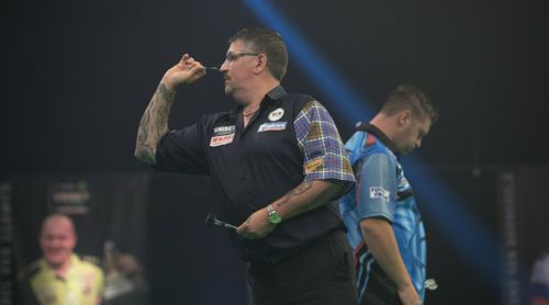 Gary Anderson mit knappem Sieg gegen Daryl Gurney