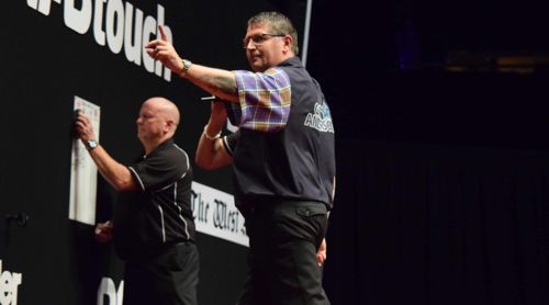 Gary Anderson freut sich über seinen Sieg gegen Simon Whitlock