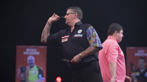 Gary Anderson gewinnt gegen Keegan Brown