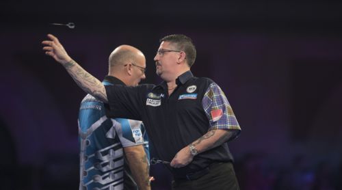 Gary Anderson wurde seiner Favoritenrolle gegen Kevin Burness gerecht