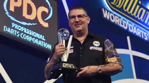 Gary Anderson mit dem kleinen WM-Pokal