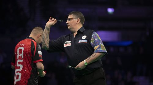 Gary Anderson verspielt eine Führung gegen Nathan Aspinall