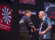Gary Anderson besiegt Phil Taylor in Dubai