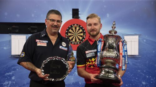 Gary Anderson mit der Schale - Dimitri Van den Bergh mit dem Pokal