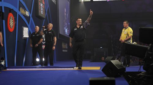 Gary Anderson besiegt Dave Chisnall und ist weiterhin auf dem Weg zur Titelverteidigung