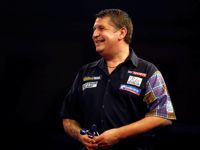 Gary Anderson meistert den ersten Schritt auf dem Weg zur Titelverteidigung