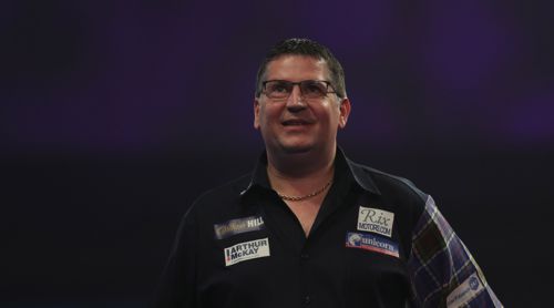 Gary Anderson freut sich über den Einzug in das Viertelfinale der Darts WM 2018