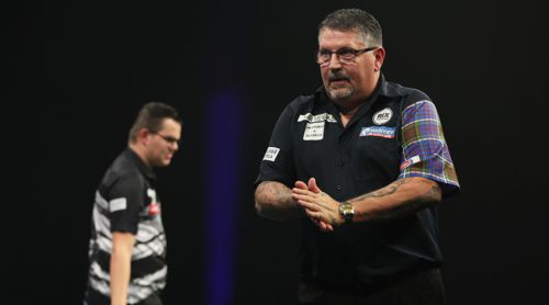 Gary Anderson reibt sich die Hände