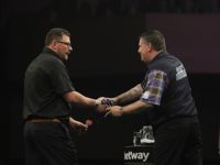 Gary Anderson und James Wade trennen sich mit einem gerechten Unentschieden