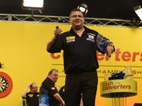Gary Anderson verschenkt seine Sieger-Flights an die Fans
