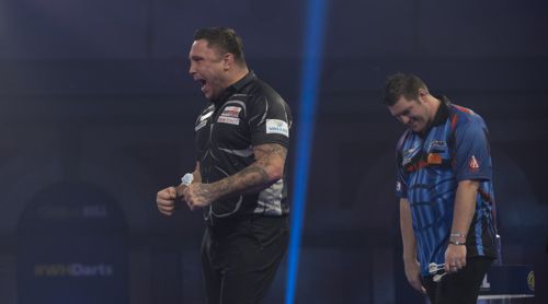Gerwyn Price und Daryl Gurney nach der Schlacht