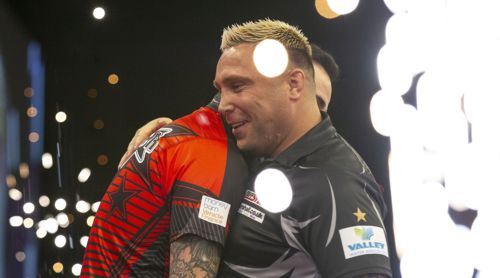 Gerwyn Price schultert Joe Cullen