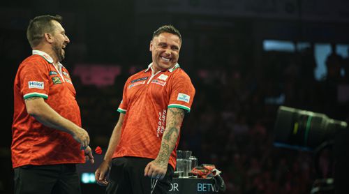 Gerwyn Price und Jonny Clayton haben sichtlich Freude