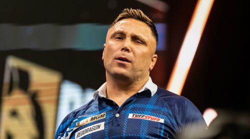 Gerwyn Price: Waliser mit Schottland-Shirt