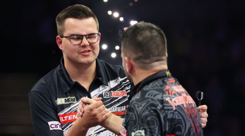 Gian van Veen 6:4 Jonny Clayton