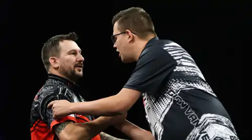 Gian van Veen 6:2 Jonny Clayton