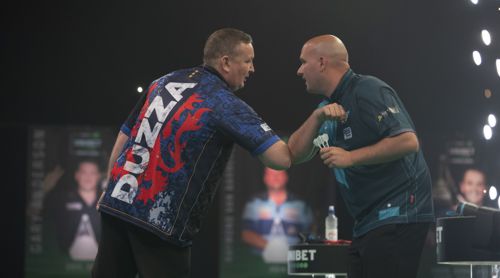 Glen Durrant schließt die Hinrunde der Premier League als Spitzenreiter ab