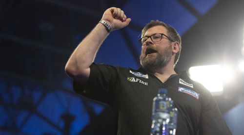 James Wade bärtig