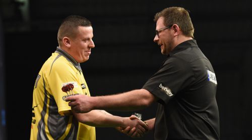 Dave Chisnall besiegt James Wade bei der Premier League Darts