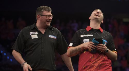 James Wade und Dimitri Van den Bergh haben Spass