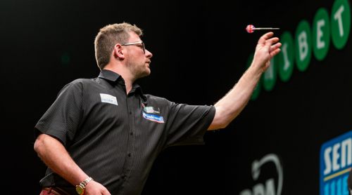 James Wade ist einer der wenigen Linkshänder im Dartsport