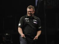 James Wade rückt durch den Sieg gegen Raymond van Barneveld auf den vierten Tabellenplatz vor