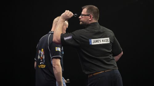 James Wade und Wesley Harms im Duell PDC gegen BDO