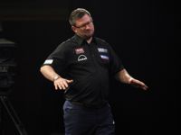 Michael van Gerwen ist einfach zu stark für James Wade