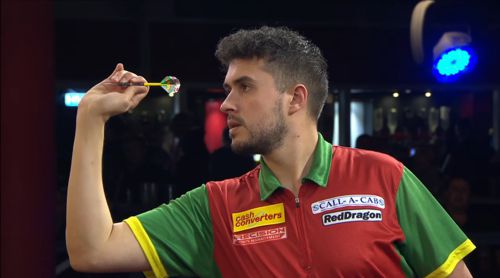 Jamie Lewis gewinnt seine Auftaktpartie beim Players Championship Finals 2016