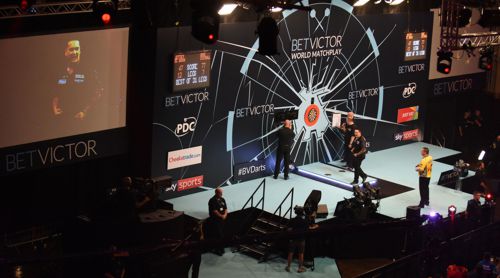 Jeffrey de Zwaan besiegt Dave Chisnall