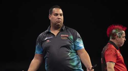 Jermaine Wattimena besiegt Peter Wright