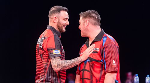 Joe Cullen und Daryl Gurney haben Spaß