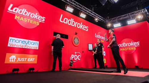 Joe Cullen auf der Bühne des Masters