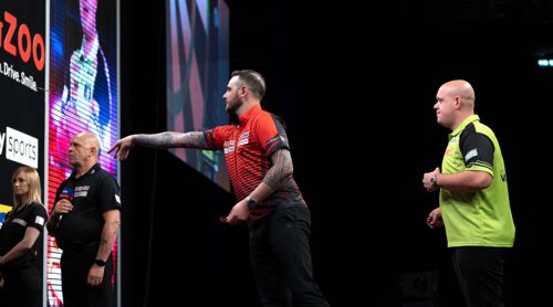 Joe Cullen vergibt einen Matchdart gegen Michael van Gerwen