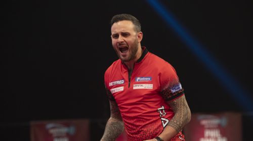 Joe Cullen zieht nach Krimi in die 2. Runde ein