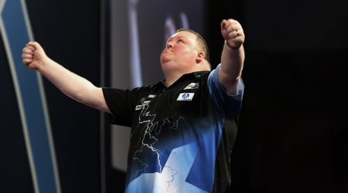 John Henderson zieht ohne Satzverlust in die zweite Runde der Darts WM 2018 ein