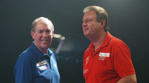 John Lowe mit Freund Eric Bristow