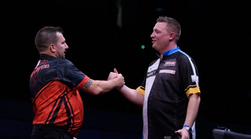 Jonny Clayton 6:4 Chris Dobey