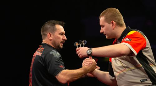 Jonny Clayton 6:4 Dimitri Van den Bergh