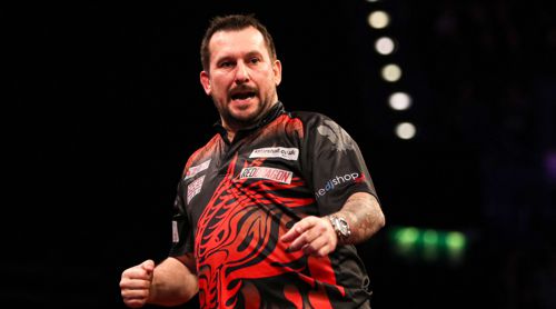 Jonny Clayton ballt die Faust zum Sieg