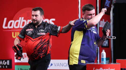 Luke Littler besiegt Jonny Clayton