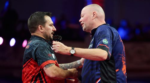Jonny Clayton 10:7 Raymond van Barneveld