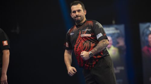 Jonny Clayton zieht in Runde 2 des World Grand Prix ein