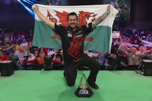 Jonny Clayton stolzer Waliser