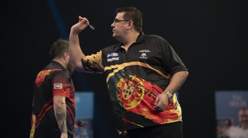 Jose de Sousa bezwingt Michael Smith