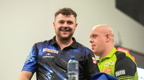 Josh Rock verlangt Michael van Gerwen alles ab